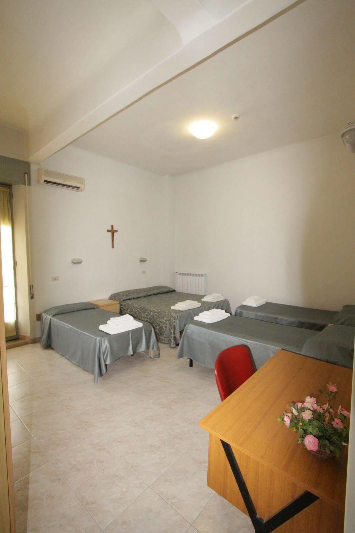 Casa Per Ferie Margherita Diomira Hotel Рим Екстериор снимка